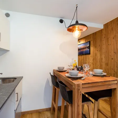 Apt Clos Du Savoye1 Parking, Wifi, Ski In/Out - Happy Rentals *